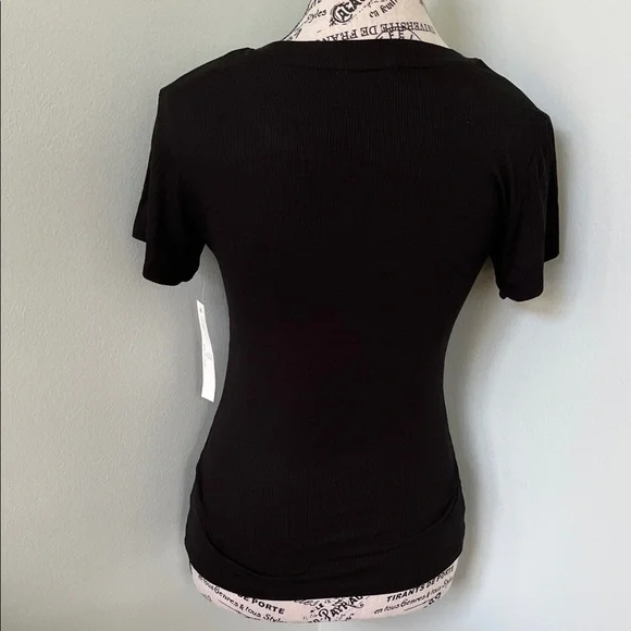 Theo & Spence Ribbed Black Tee - Picture 2 of 5